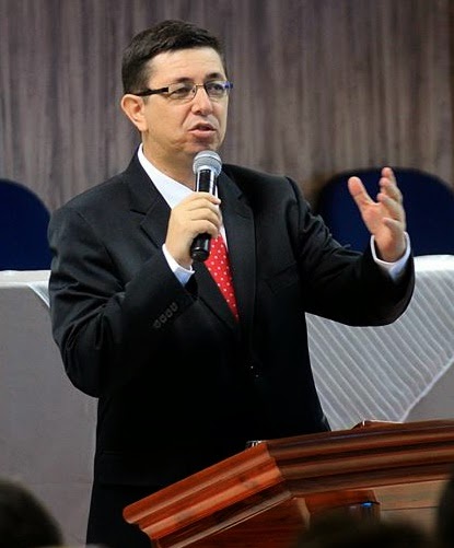 Pr. Ciro Sanches