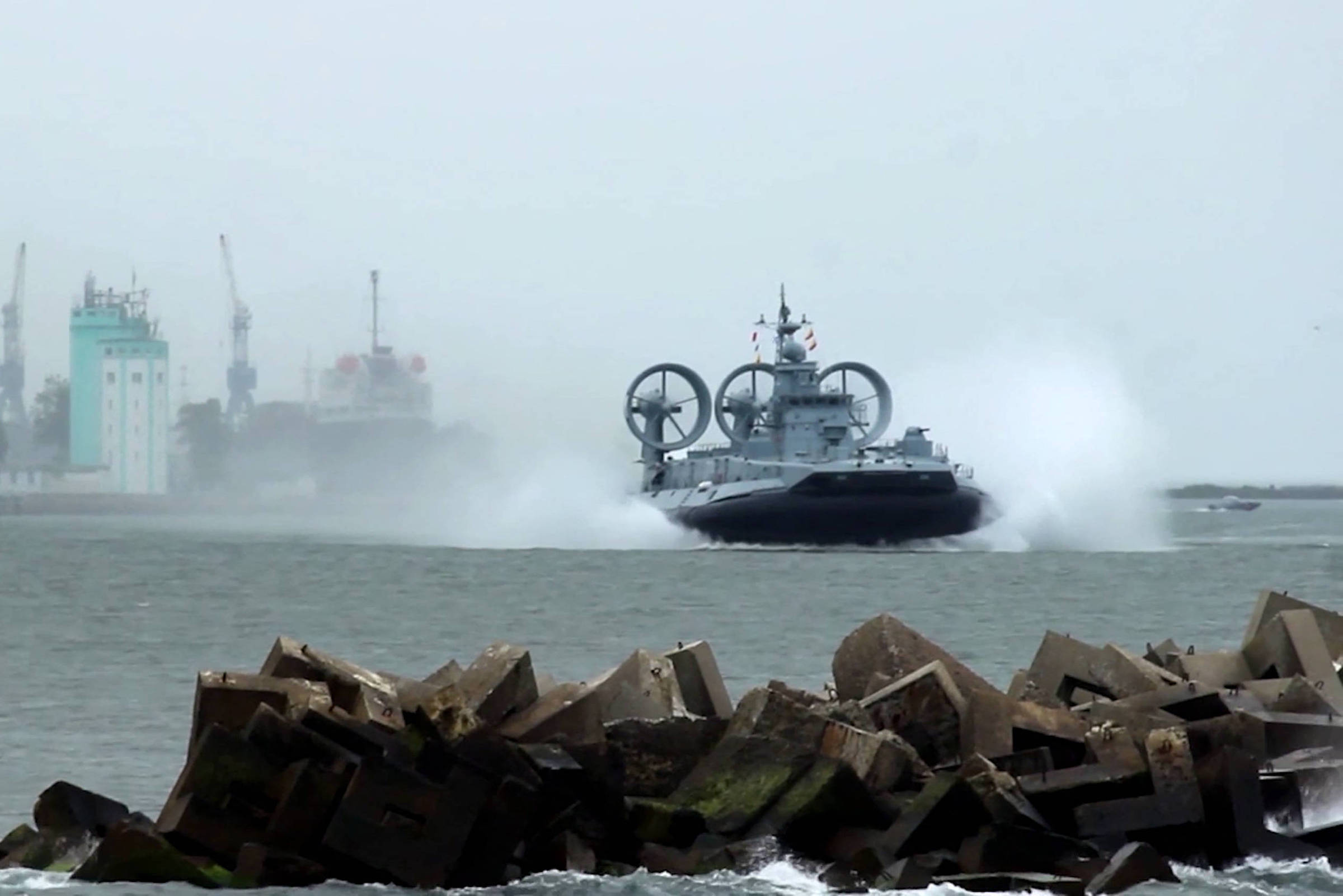 Megaexercício militar da Rússia eleva tensão com a Otan; veja vídeo