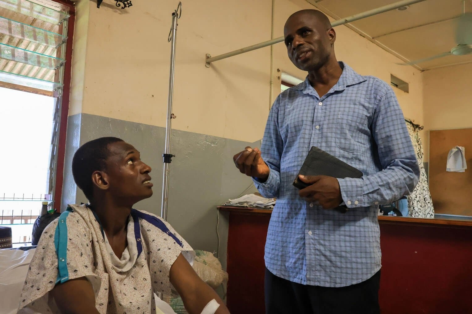 Médicos cristãos se arriscam para atender pacientes em região de muçulmanos radicais