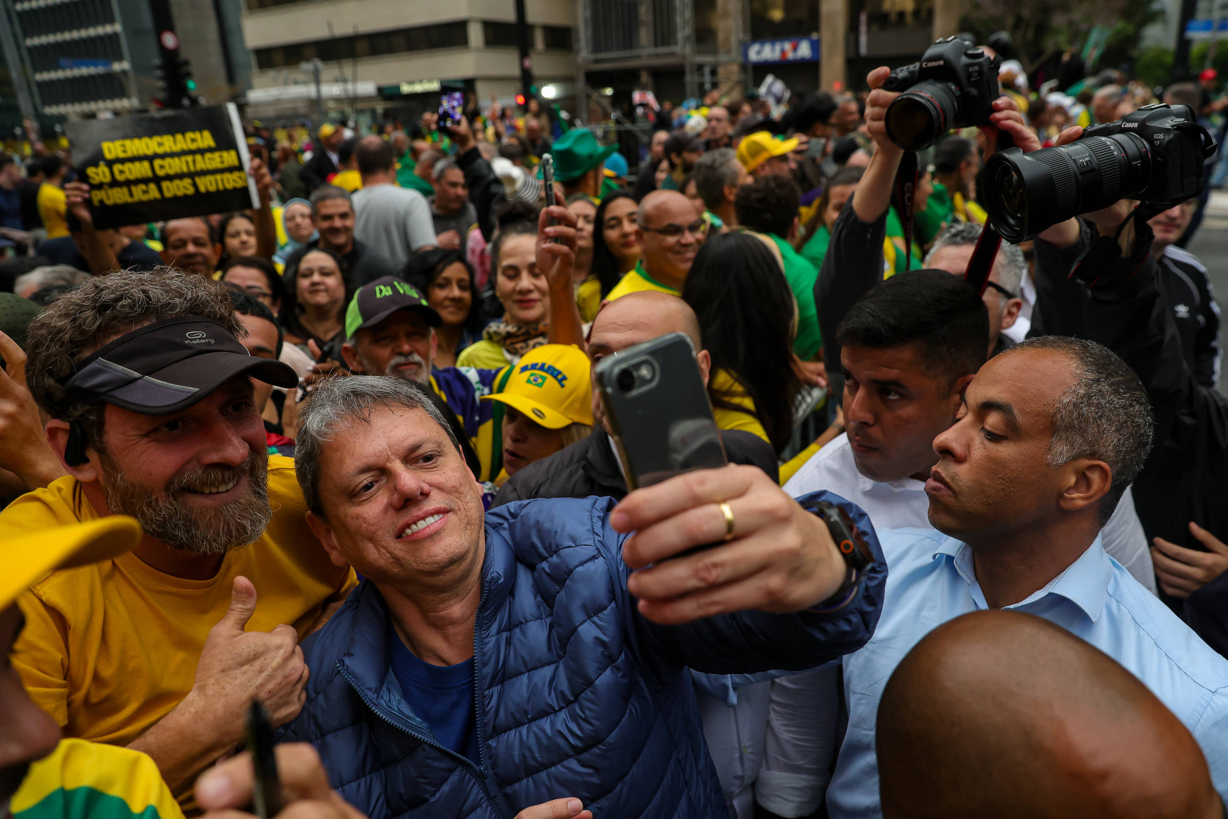 Tarcísio em uma semana completa checklist que bolsonarismo cobrava para candidatura