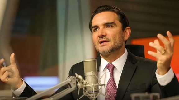 Celso Sabino confirma a Lula que deixará Ministério do Turismo