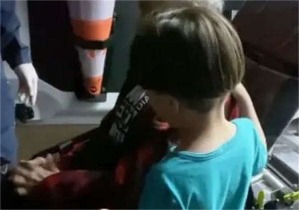 Menino de 7 anos faz oração “em nome de Jesus” e emociona equipe que socorria seu avô