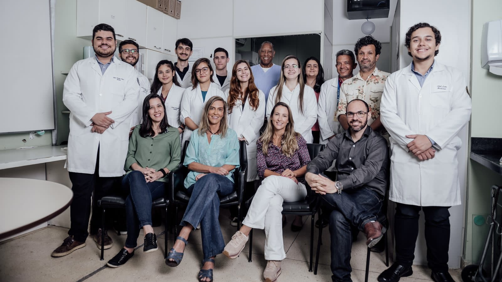 Pesquisa liderada por brasileiros devolve movimento a paraplégicos 