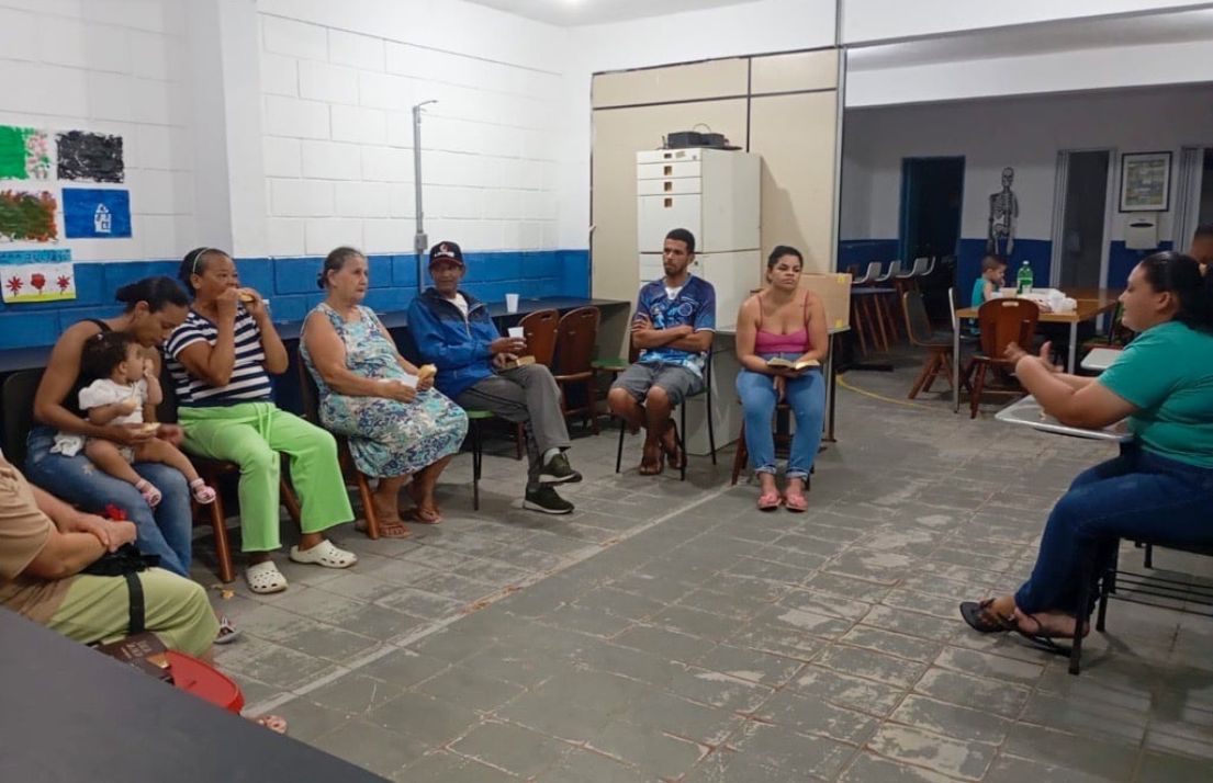 Viciada se converte em favela de SP em ação de missionários americanos