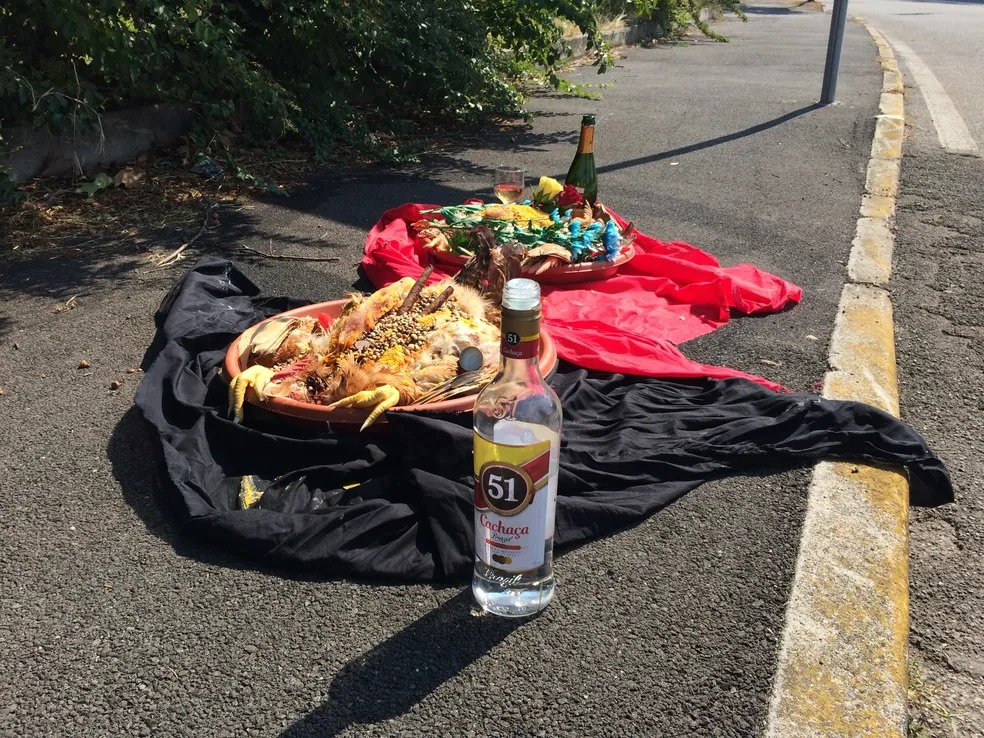 Vereador é acusado de “racismo Religioso” por querer vetar descarte de oferendas; Entenda