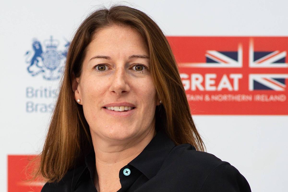 Gratuito e brasileiro: como o SUS salvou a vida da embaixadora britânica no Brasil