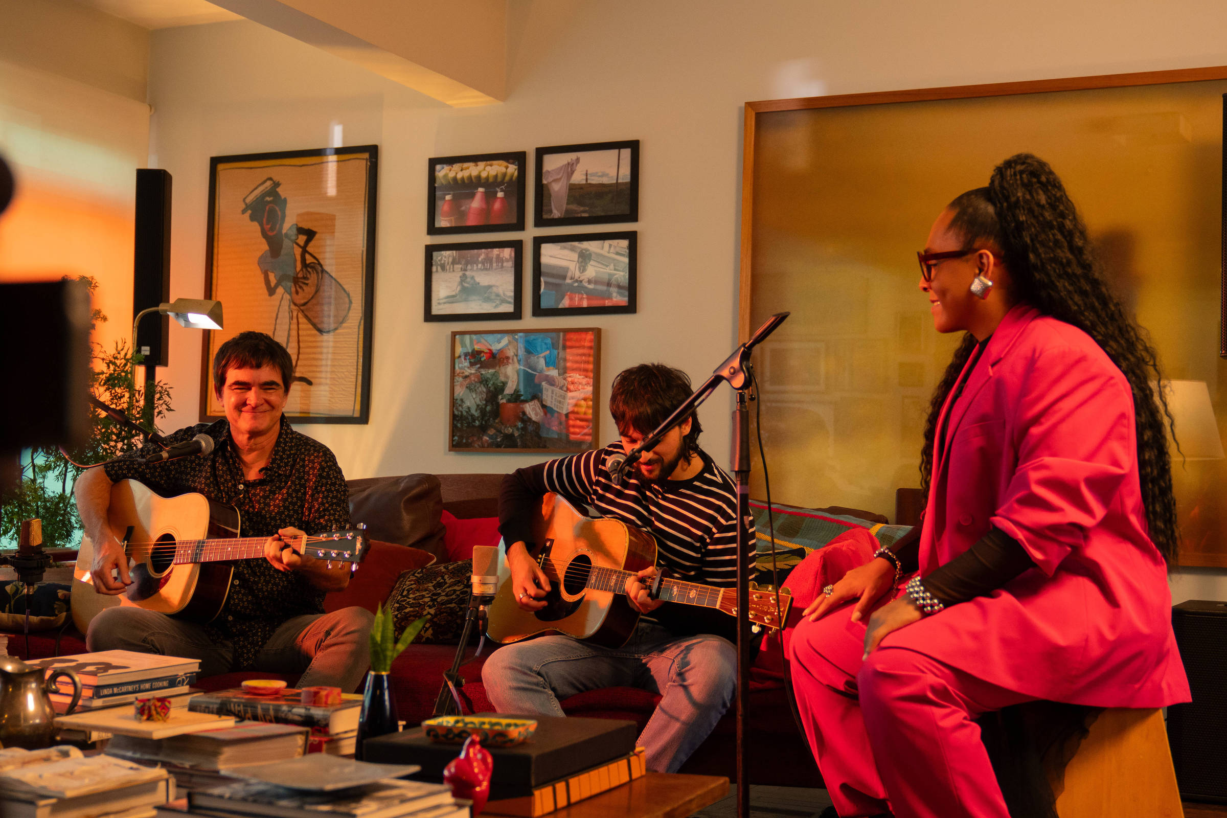 Samuel Rosa e filho abrem temporada de novo programa do Canal Bis, apresentado pela cantora Raquel