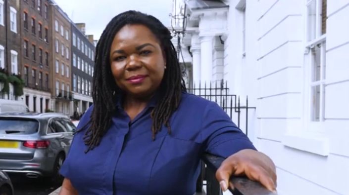 Deputada cobra reintegração de enfermeira cristã que tratou trans como homem