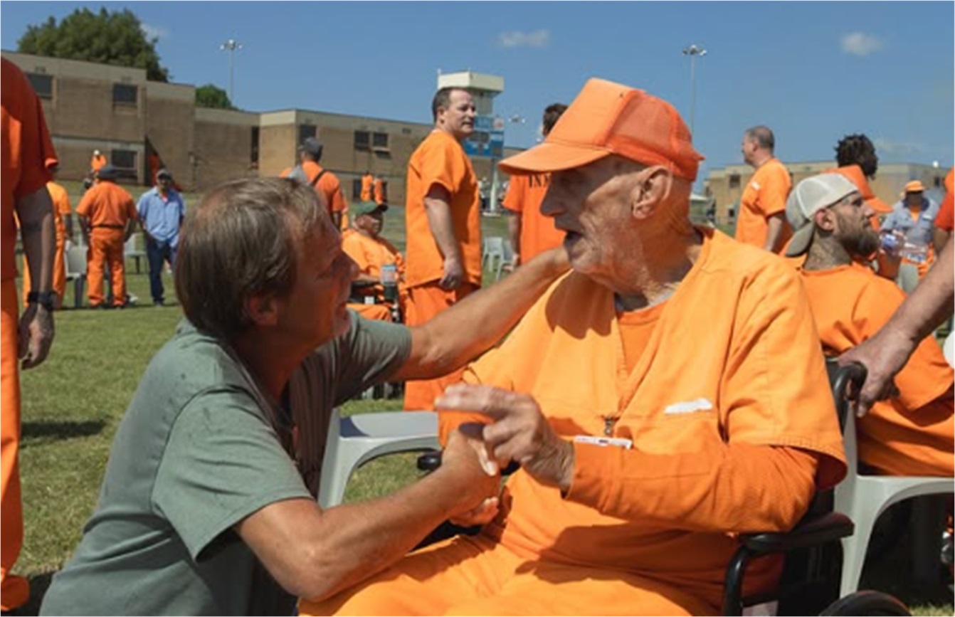 Ação evangelística impacta a vida de 900 detentos: “Deus está se movendo nas prisões”