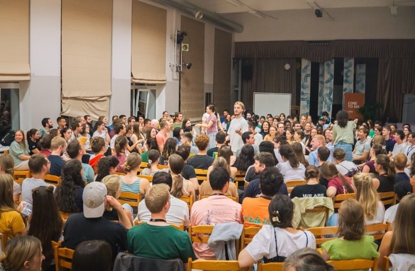 Festival de estudo bíblico reúne 500 estudantes de 42 países: “Dia de impacto”