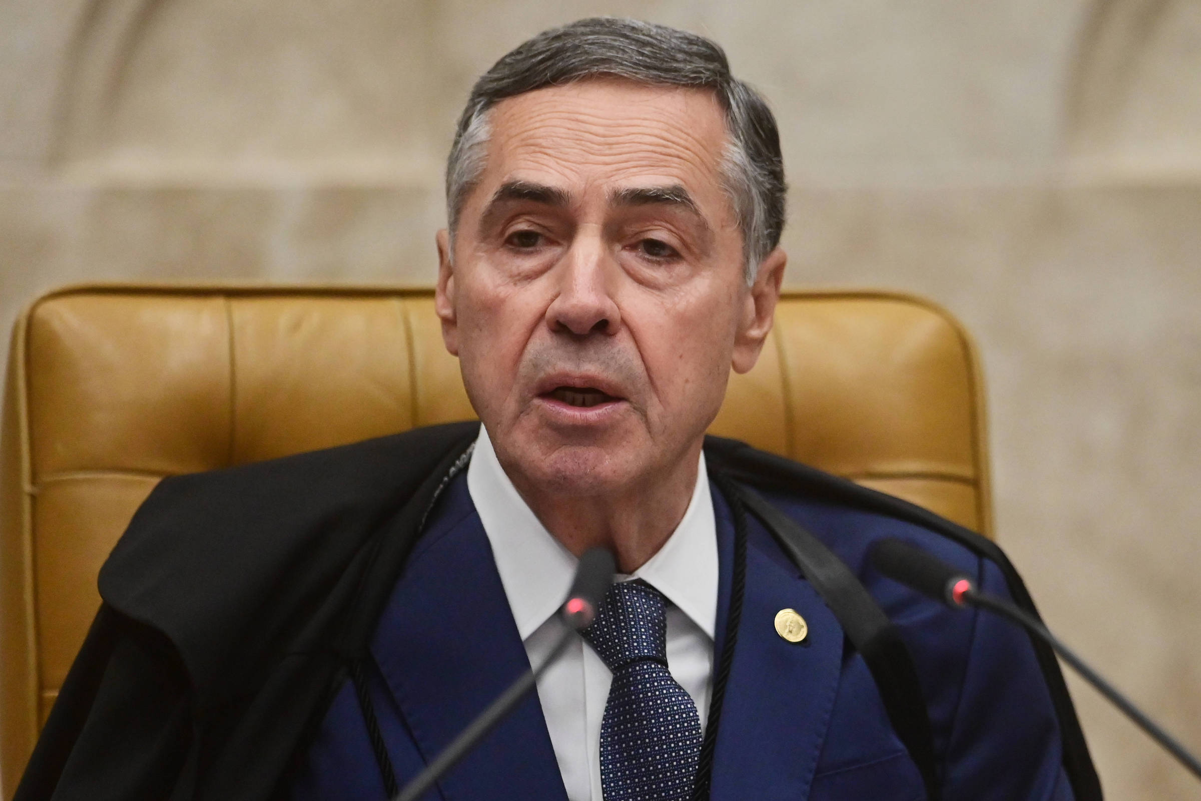 Movimento pressiona Lula a indicar jurista negra a vaga de Barroso no STF