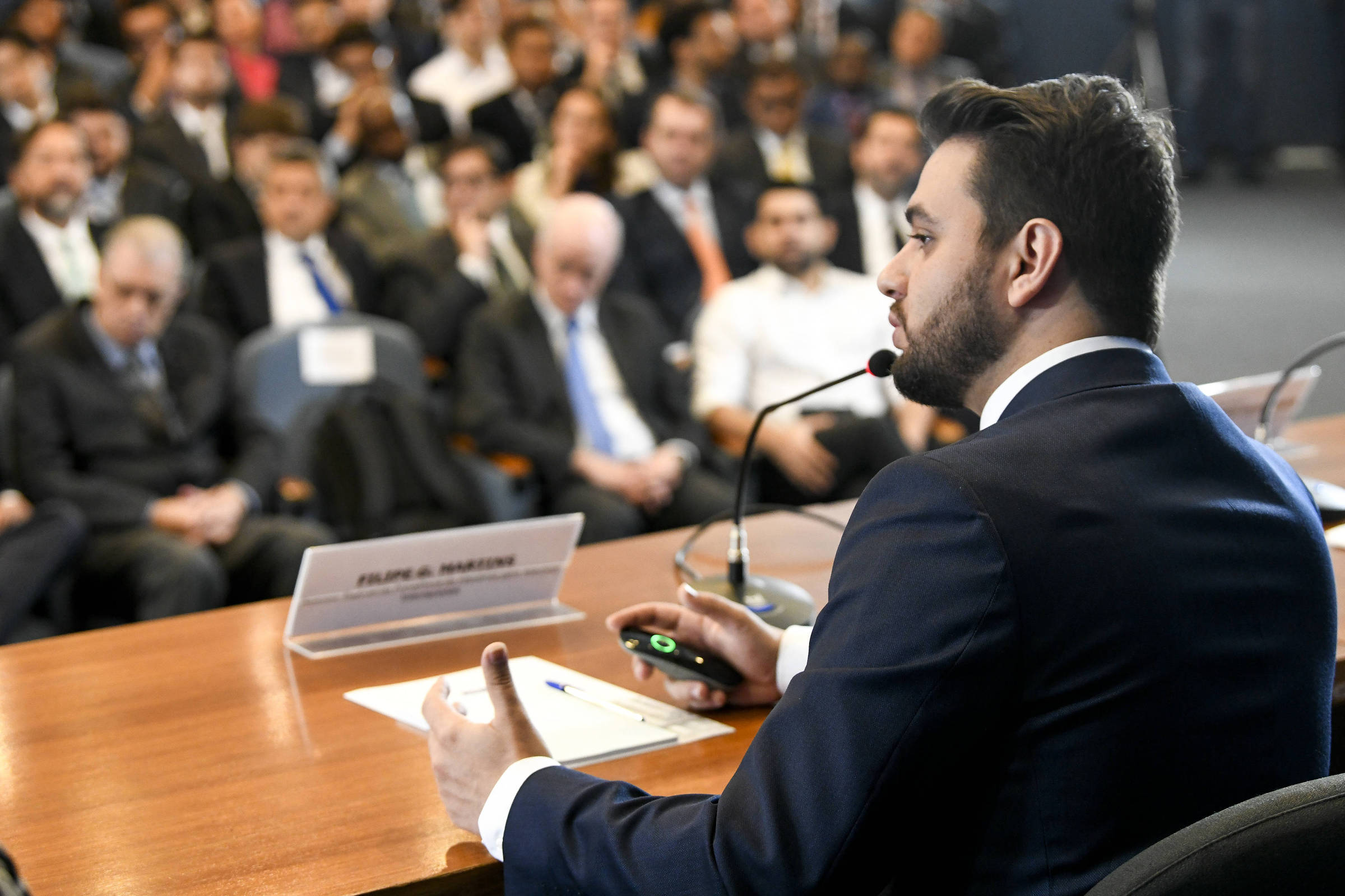 Ex-auxiliares de Bolsonaro apresentam alegações finais após Moraes ameaçar destituir advogados