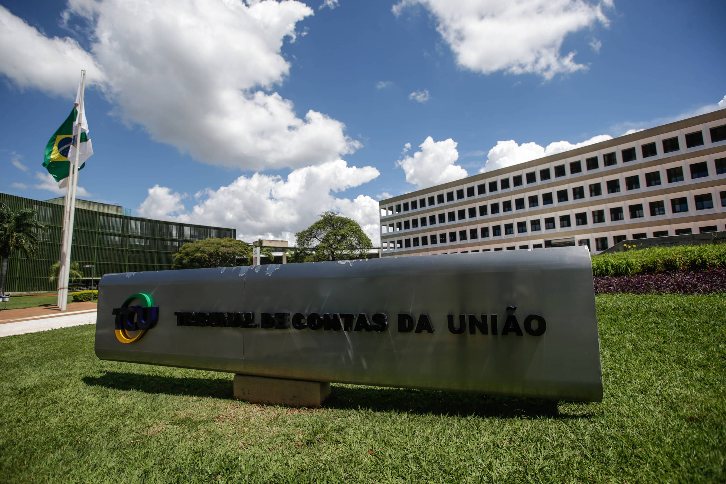 TCU eleva cobranças ao governo Lula contra manobras fiscais
