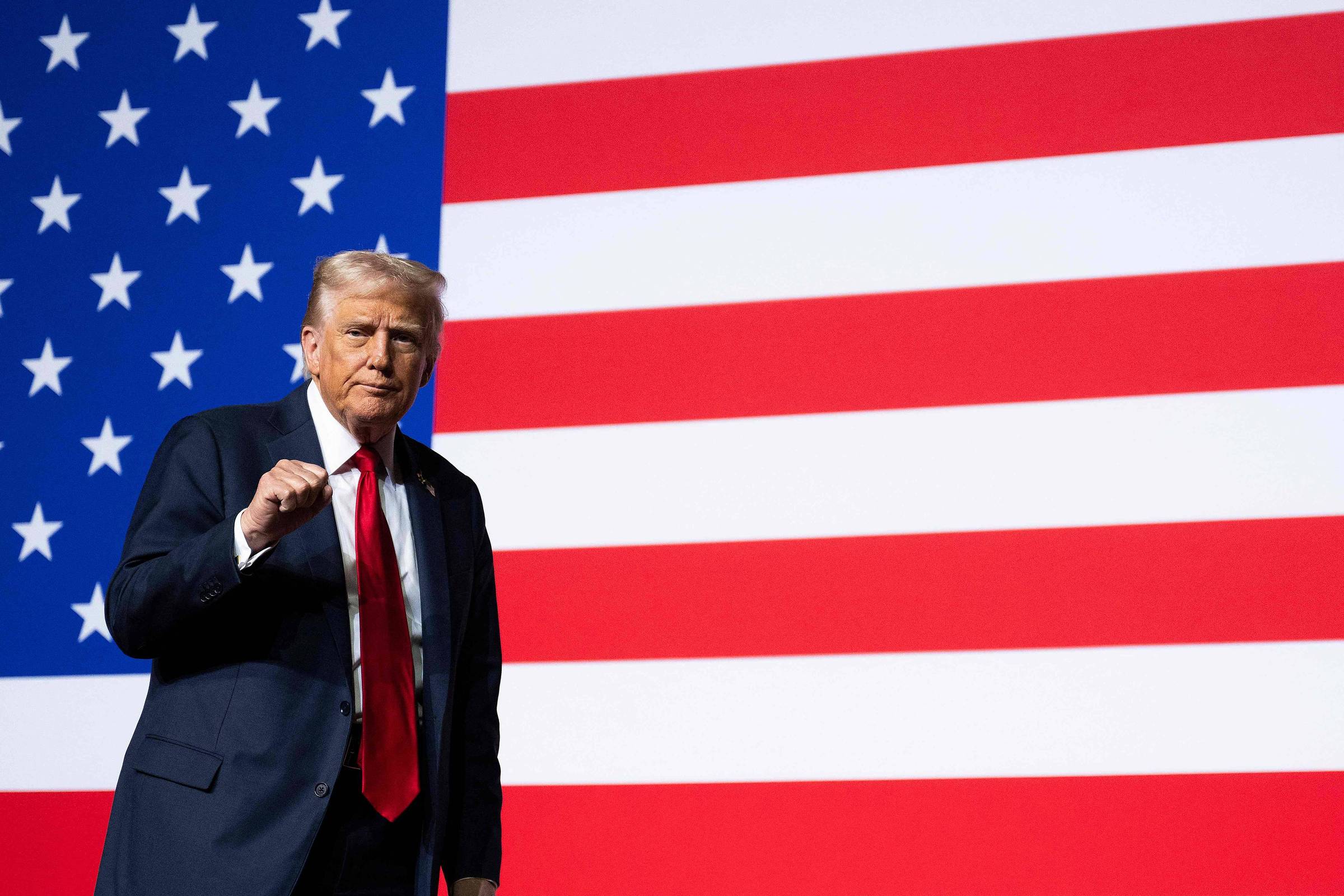 Governo Trump usa shutdown para punir adversários e aumentar pressão política