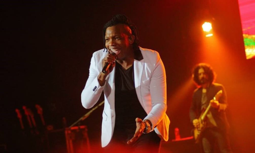 Gravado sem saber, Michael Tait admite comportamento impróprio e pede perdão
