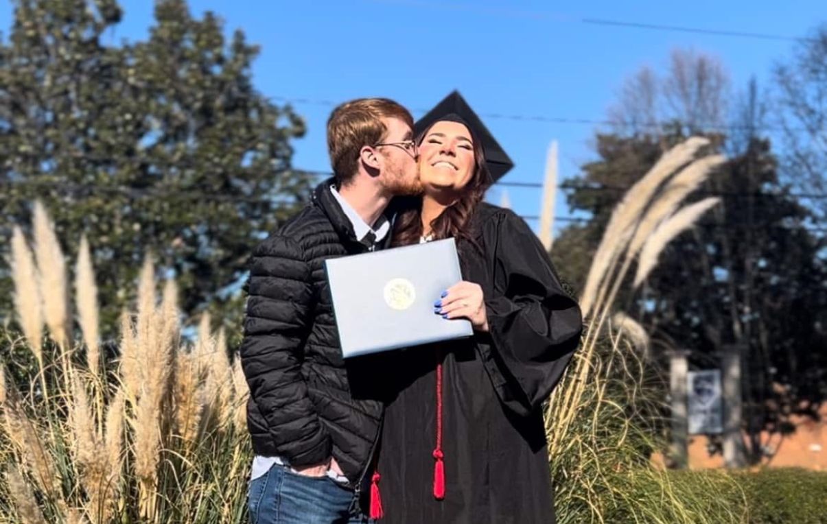 Jovem pastor que se casaria em semanas morre em explosão em fábrica