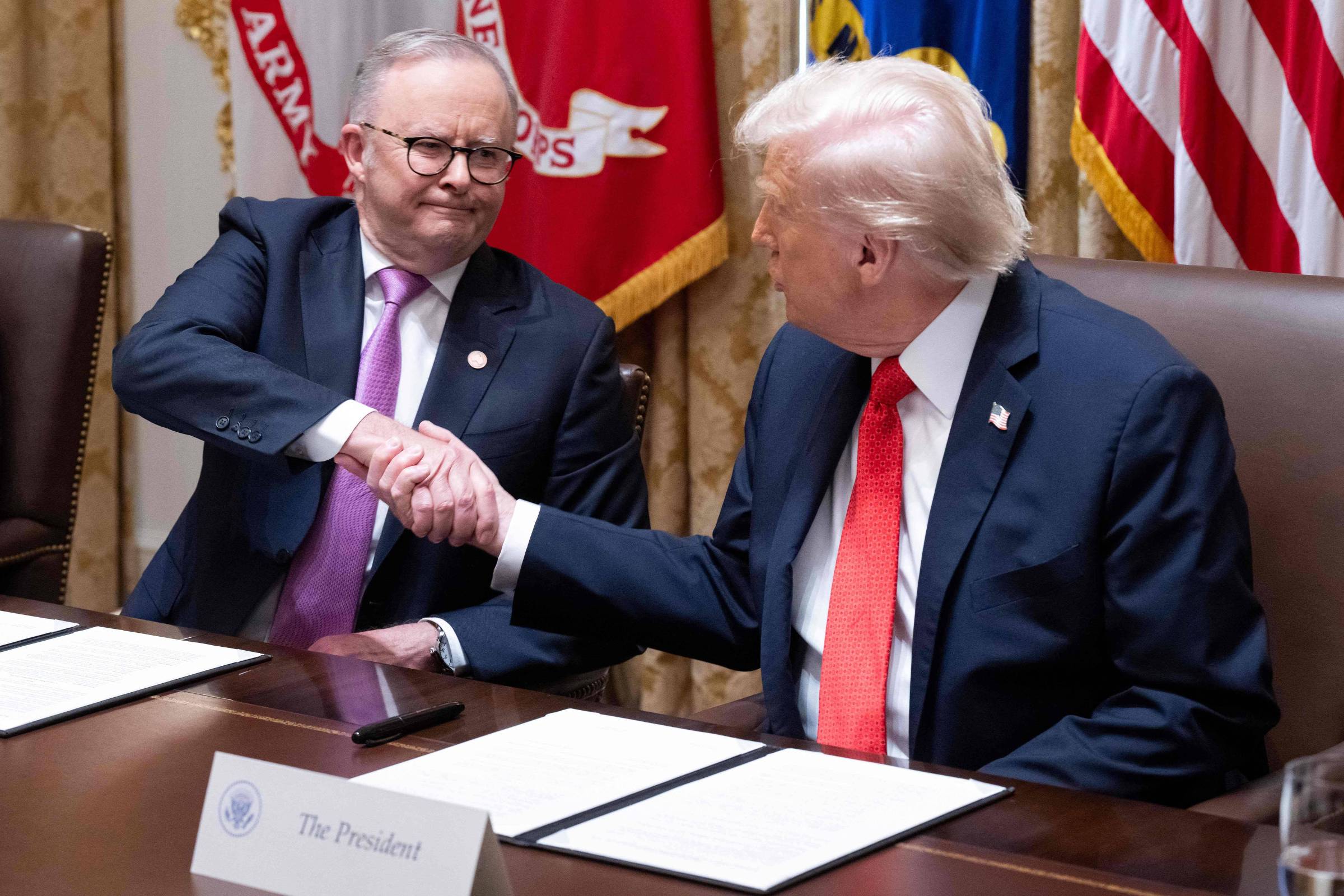 Trump fecha acordo com Austrália por exploração de mineirais críticos