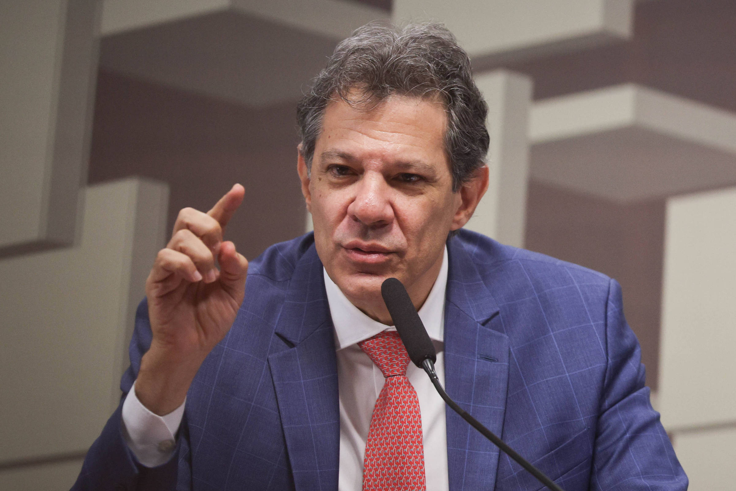 Governo fecha proposta de orçamento nesta terça-feira (21), diz Haddad