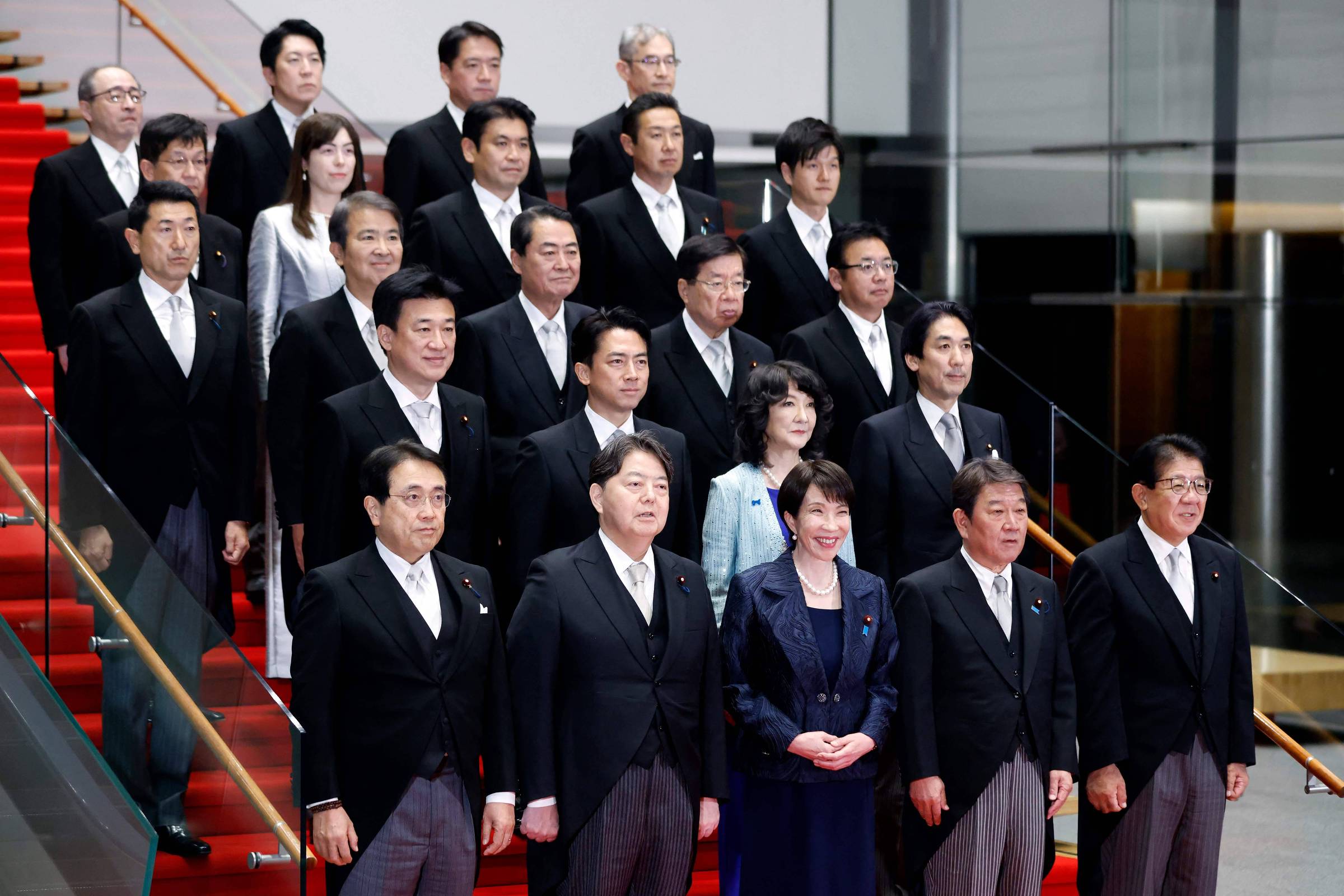 Primeira mulher a governar Japão, Sanae Takaichi só nomeia duas ministras