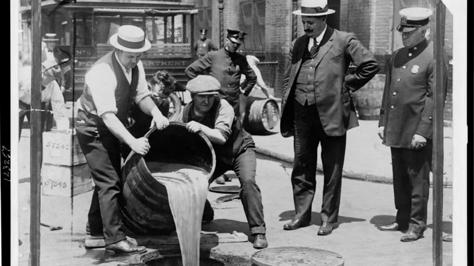 O dia em que o Estado matou cidadãos com álcool envenenado 