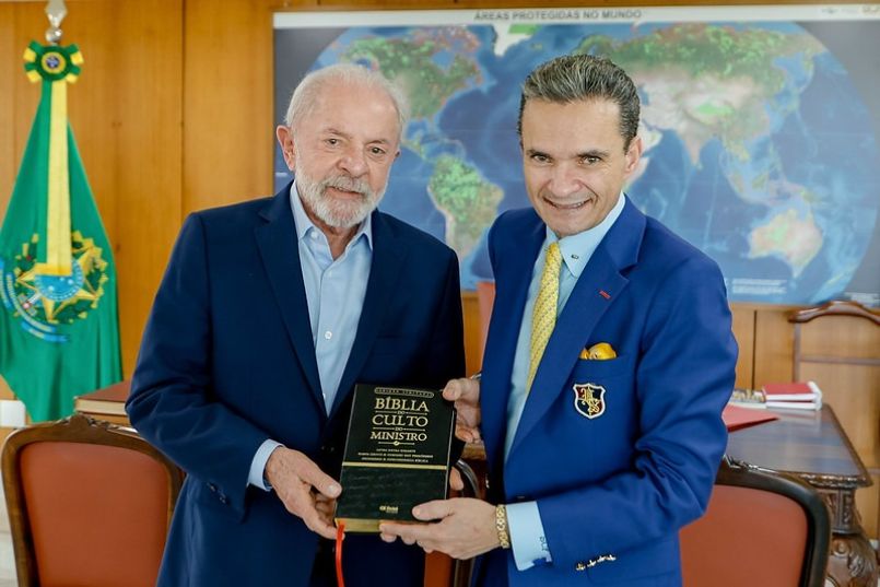 Michelle Bolsonaro cita Ap 22 ao comentar reunião de Samuel Ferreira com Lula