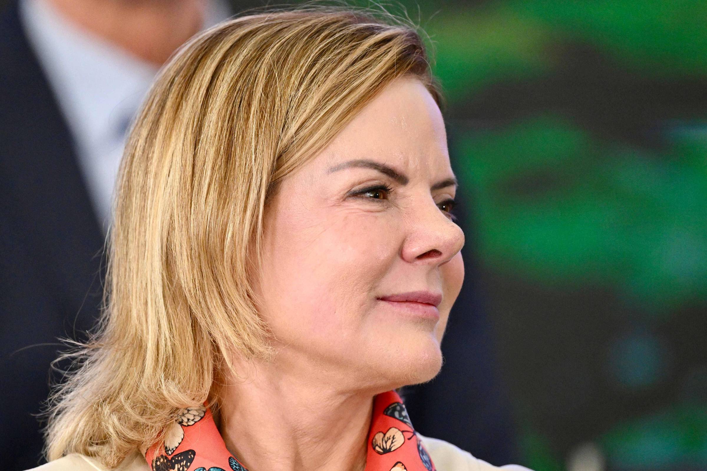 Gleisi avisa Motta que não pagará R$ 1 bi de emendas de deputados por problemas com o TCU