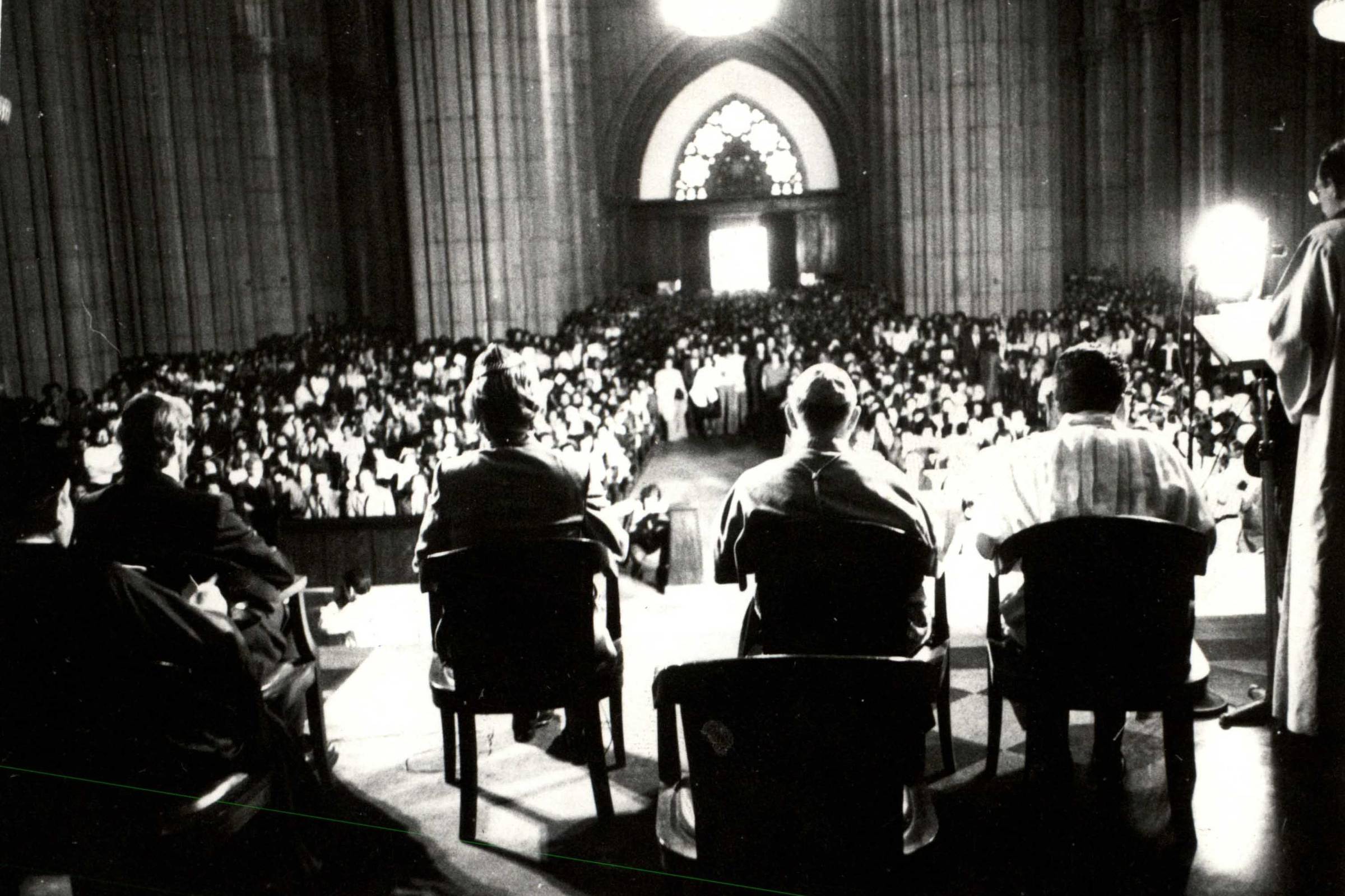 Ato religioso que desafiou ditadura na morte de Herzog é recriado 50 anos depois