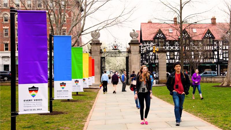 Surpresa: número de estudantes que se identificam como transgênero cai nos EUA 