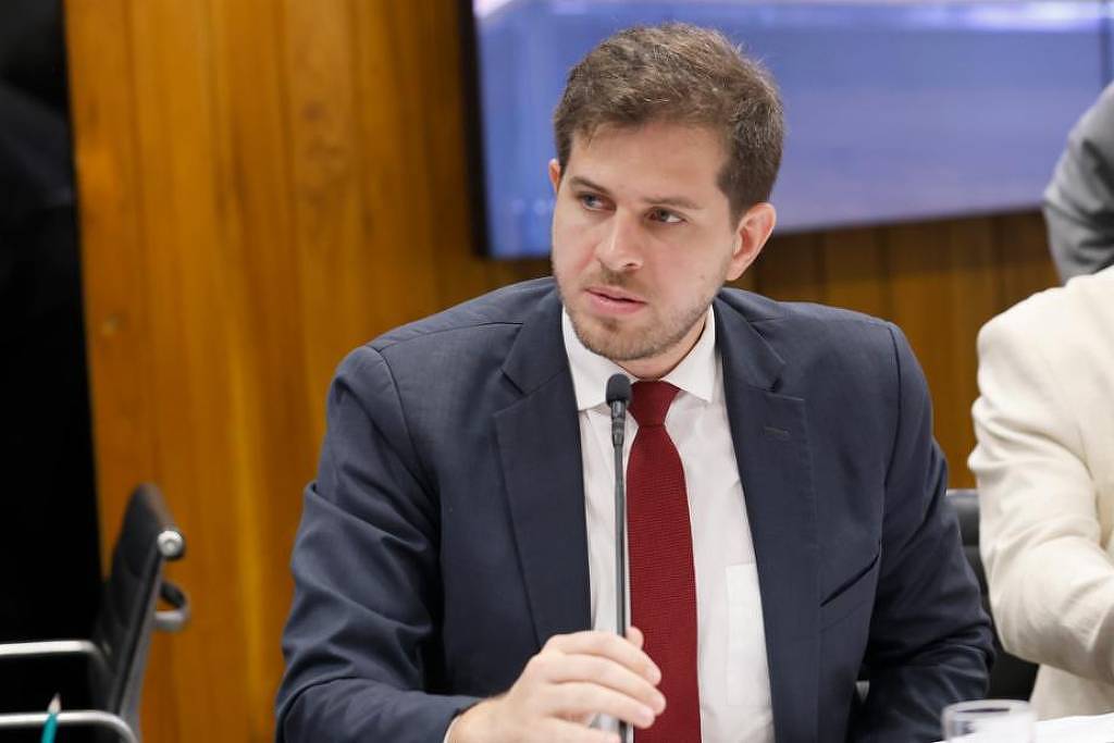 Relator refaz conta e diz que impacto fiscal de licença-paternidade caiu à metade