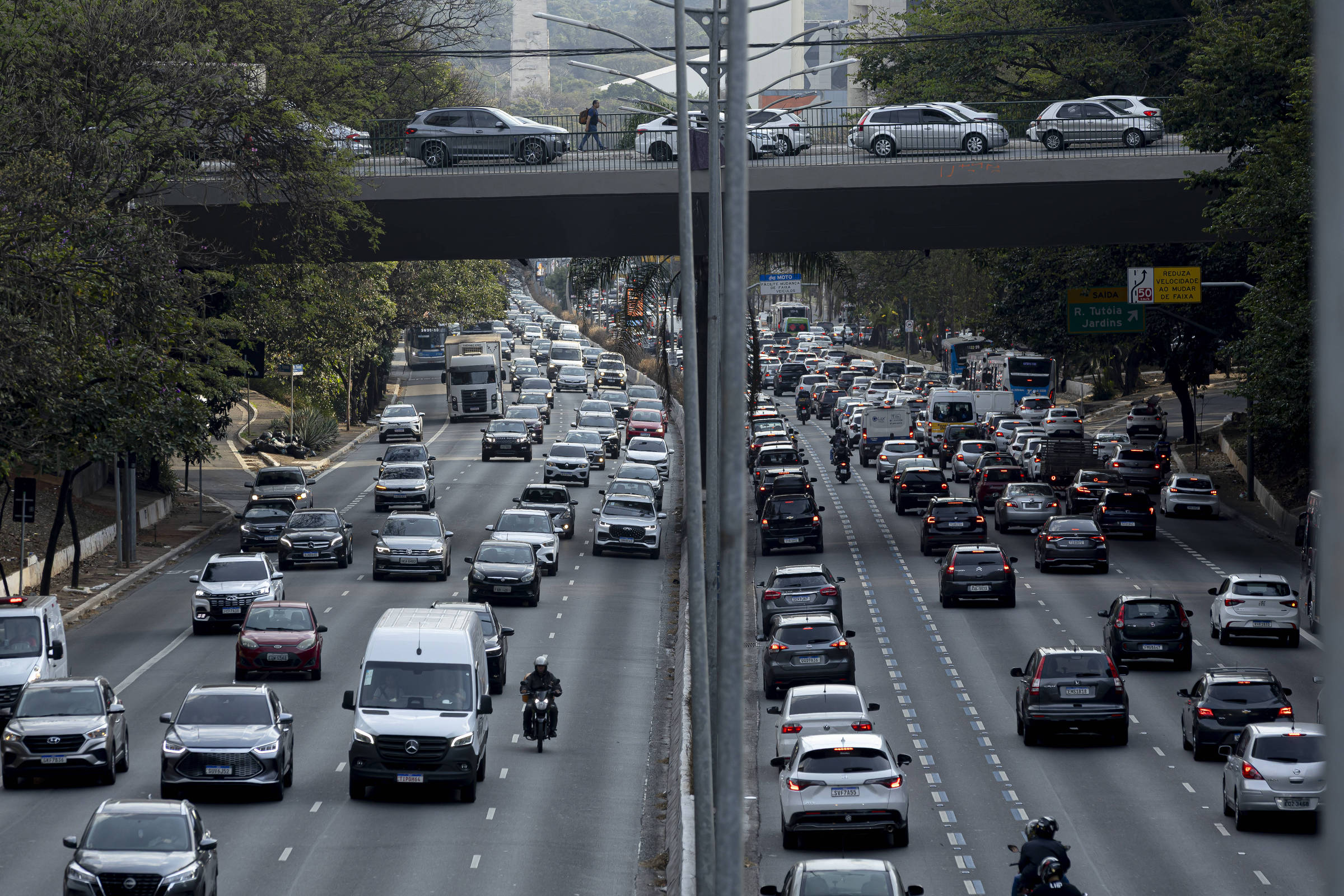 Nova proposta de CNH do governo acaba com prazo e limite de tentativas para tirar habilitação