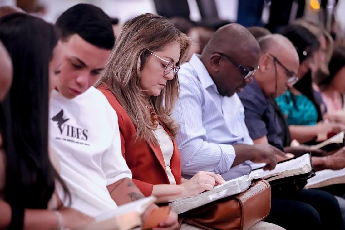 Igreja da Inglaterra registra 4° ano seguido de crescimento de presença em cultos