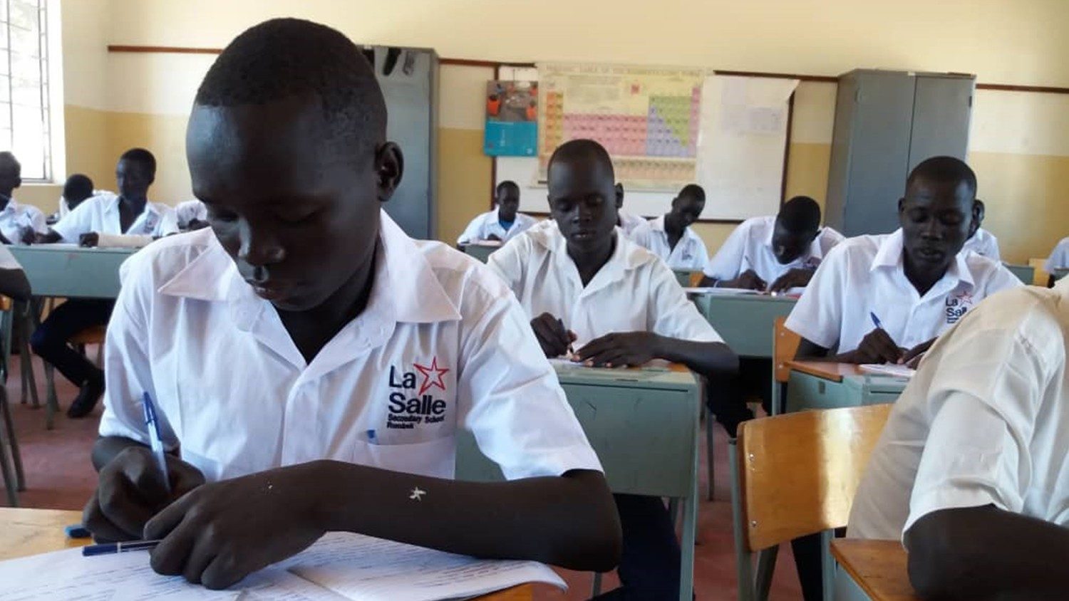 Muçulmanos arrombam porta e tentam tomar à força Escola Evangélica do Sudão