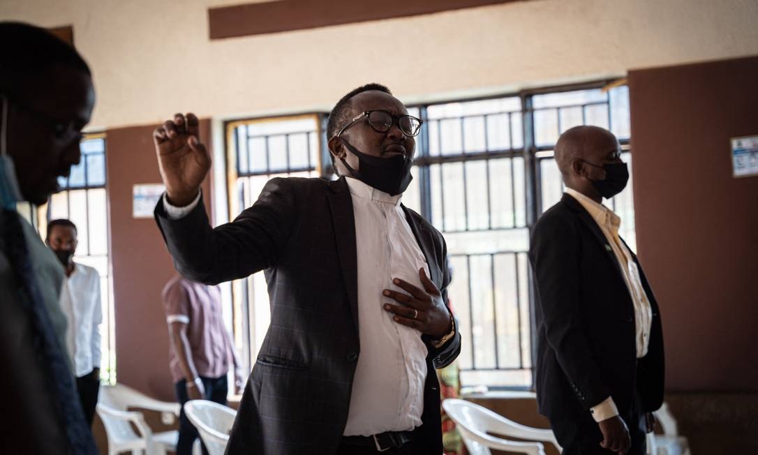 Evangélicos têm crescimento explosivo na África, mas formação teológica é um desafio