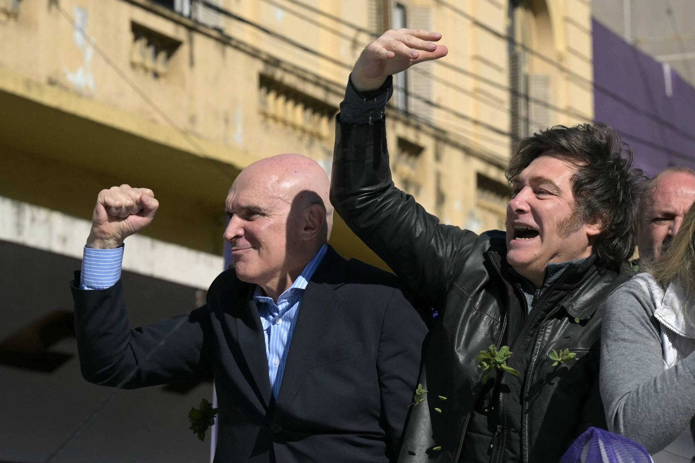 Candidato de Milei em legislativas renuncia após crise por receber dinheiro de suspeito de tráfico