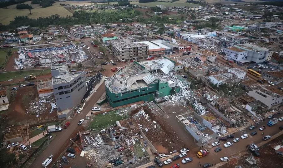 Mobilização de igrejas leva socorro e recursos a vítimas de tornado no PR