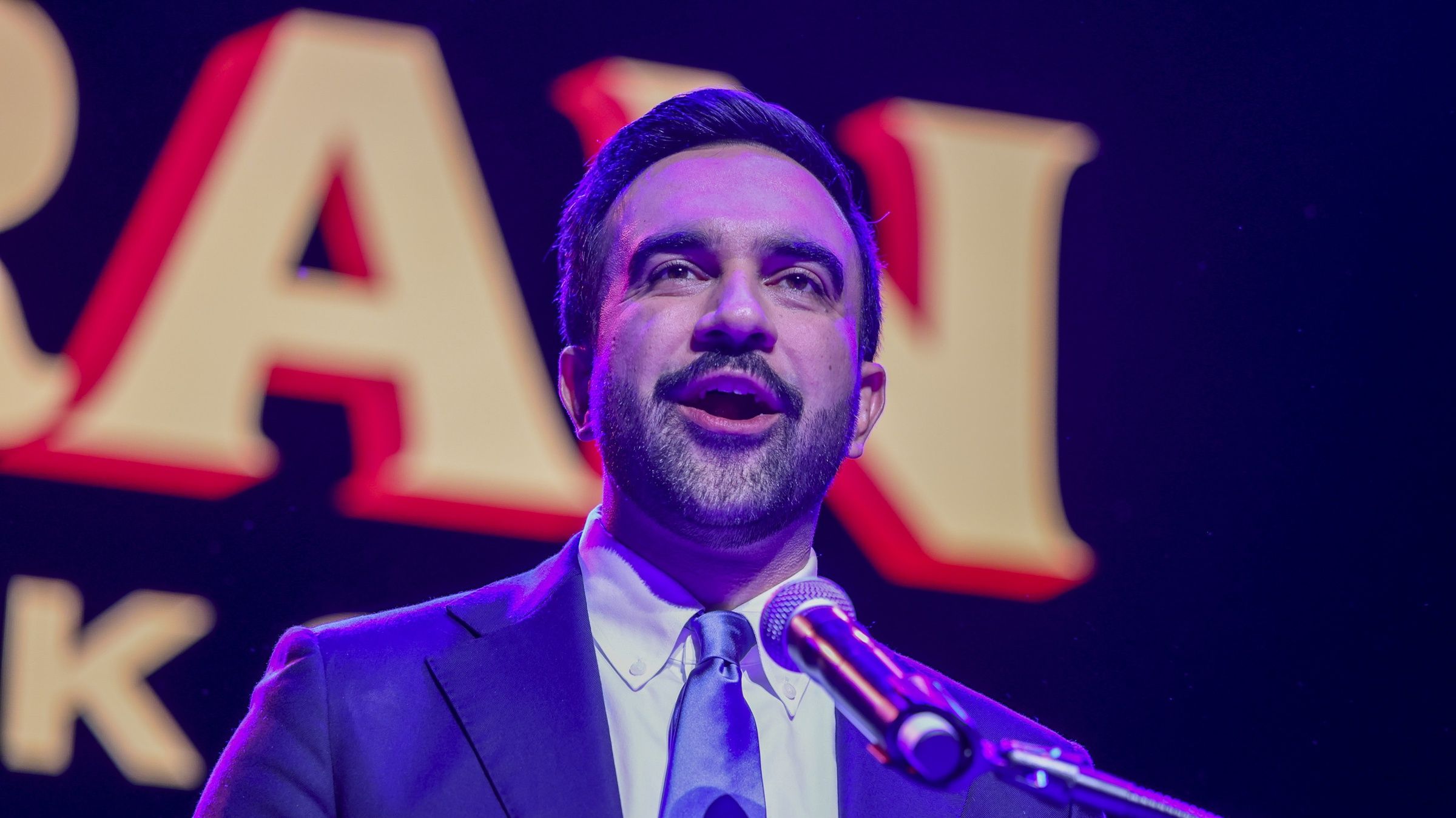 Não existe bebida grátis: a primeira crise do prefeito socialista de Nova York