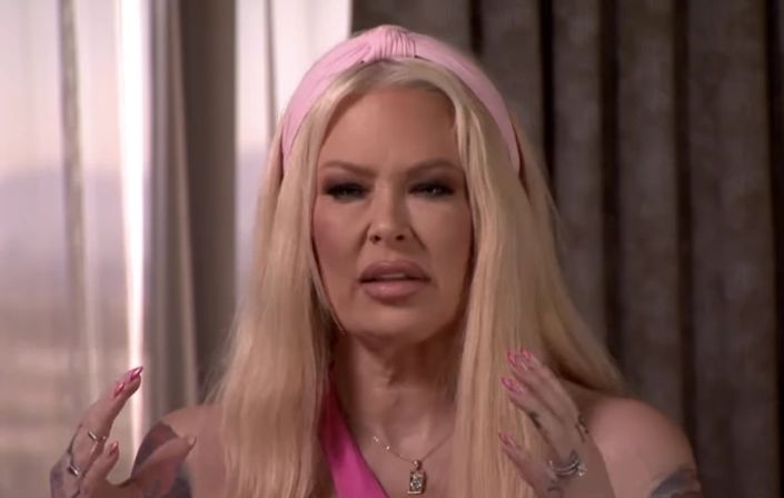 Ex ‘rainha pornô’ é batizada e se diz pronta a ajudar outros a ‘encontrar Jesus’