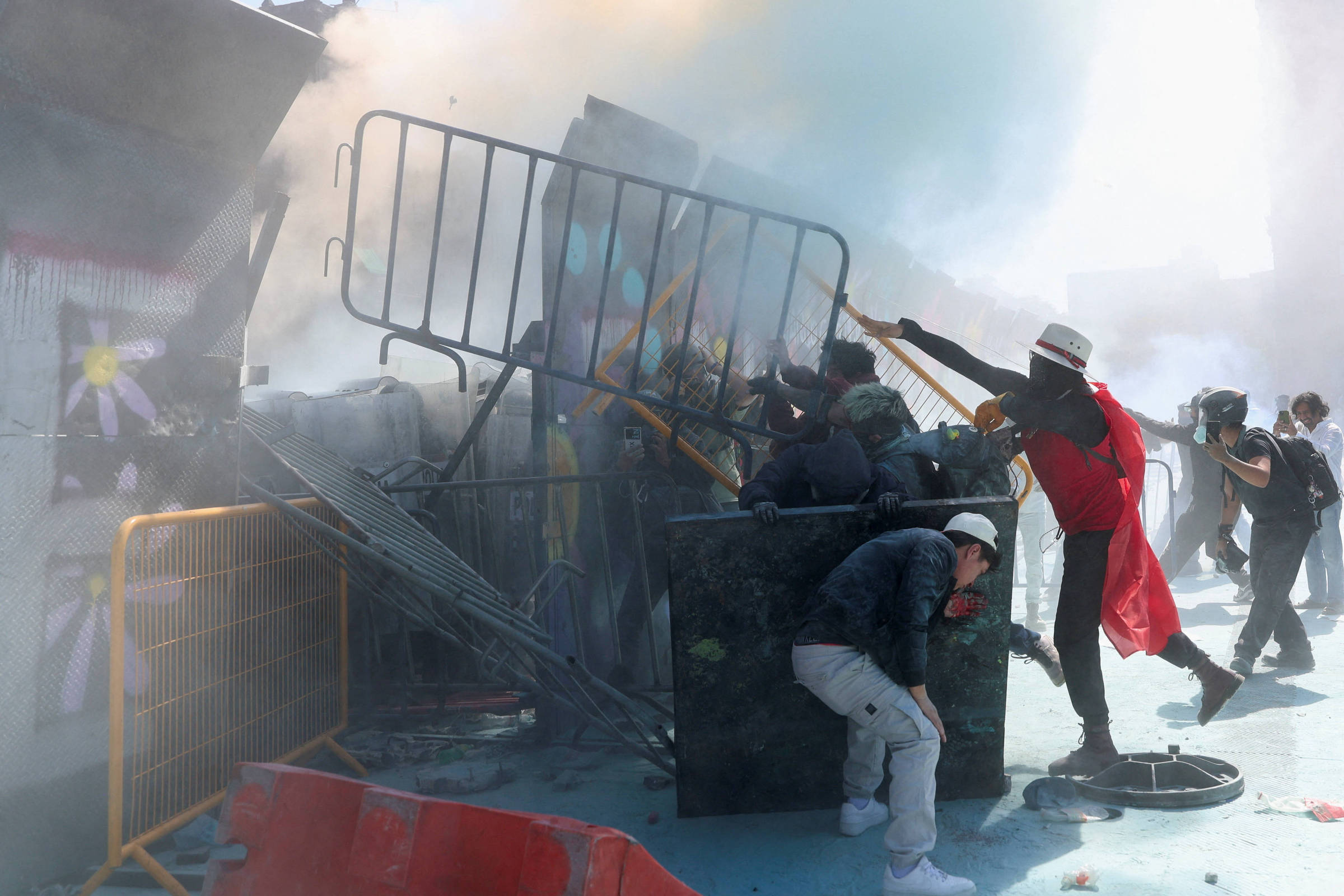 Milhares marcham no México contra governo de Sheinbaum e violência