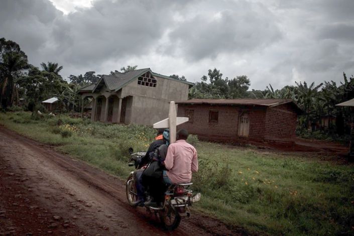 Estado Islâmico ataca hospital cristão e degola mães que amamentavam