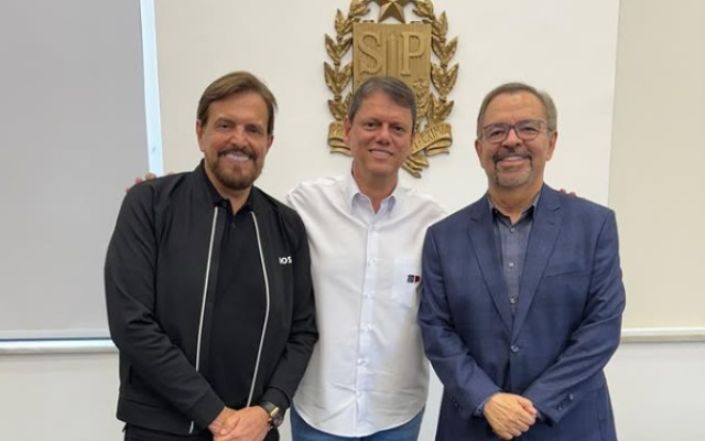 Tarcísio recebe apóstolos Estevam e César Augusto no Palácio dos Bandeirantes