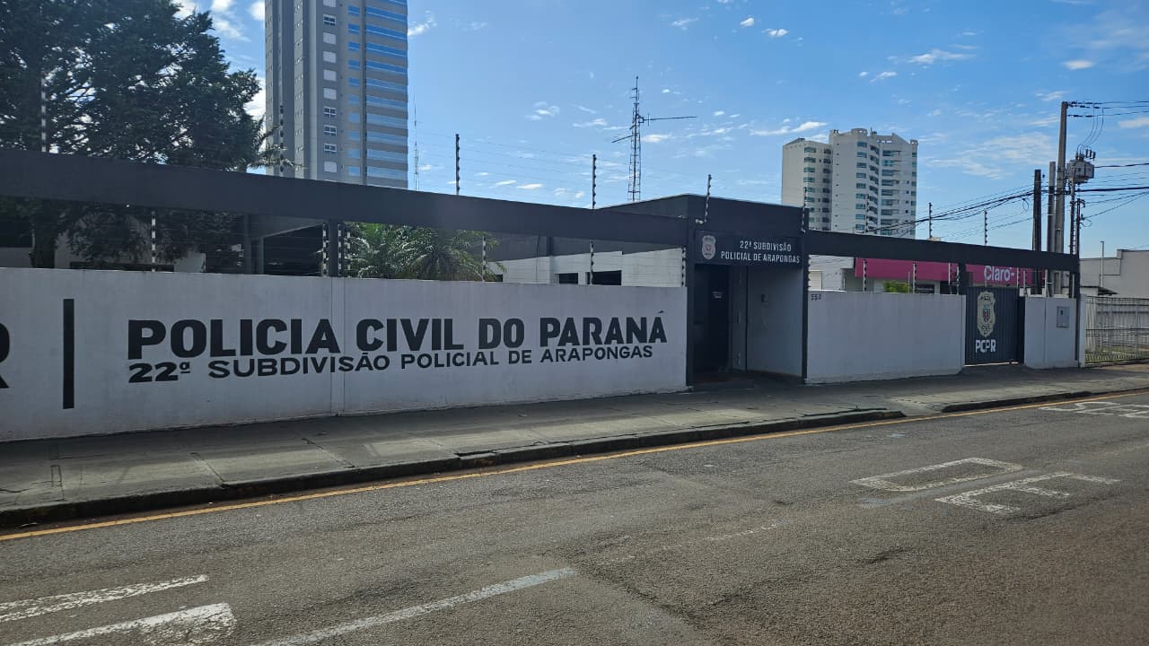 Mulher que ateou fogo em morador de rua é presa em Arapongas