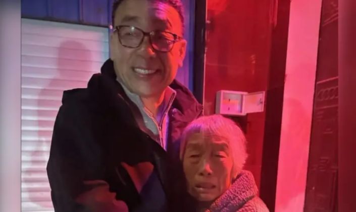 Pastor Zhang Shaojie reencontra a mãe após 12 anos preso na China