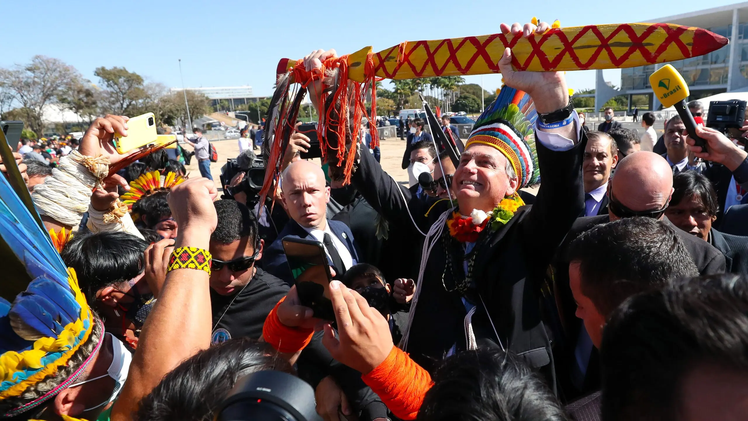 Como a legislação brasileira impede que os indígenas saiam da miséria 