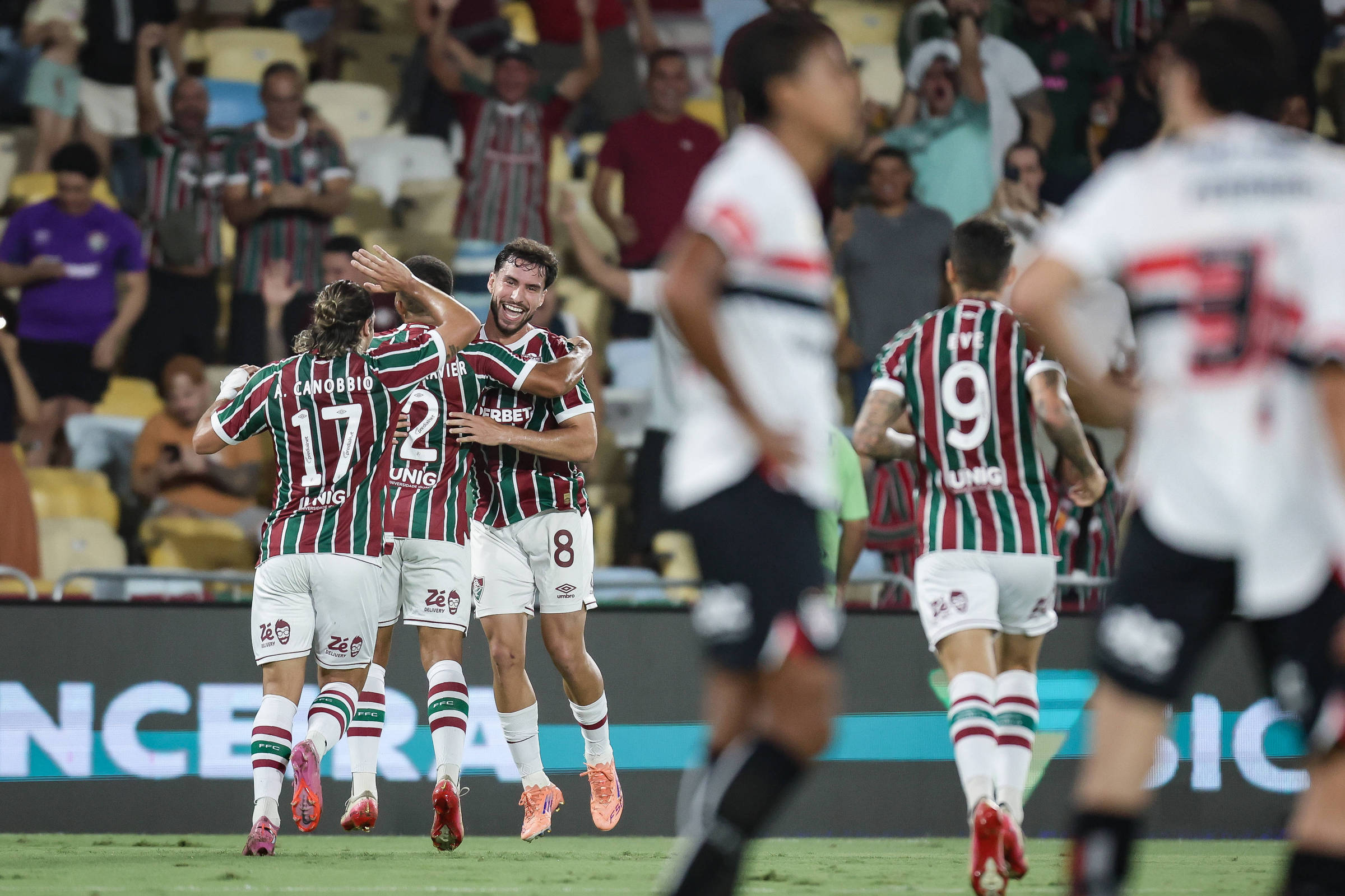 Fluminense aplica a maior goleada da história sobre o São Paulo e carimba vaga na Libertadores