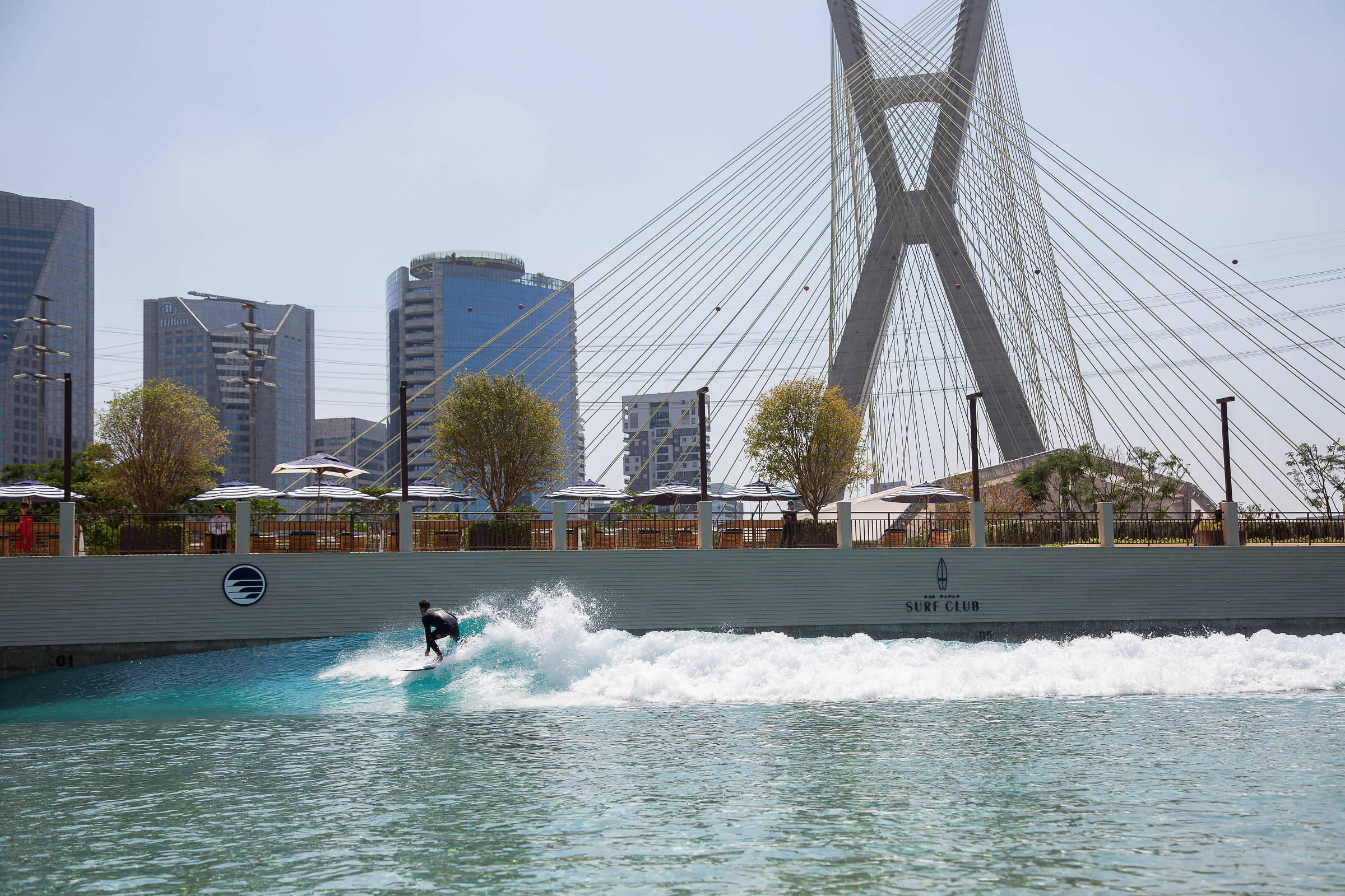 Marginal Pinheiros ganha dois clubes com piscinas de surfe e mensalidade de até R$ 3.300