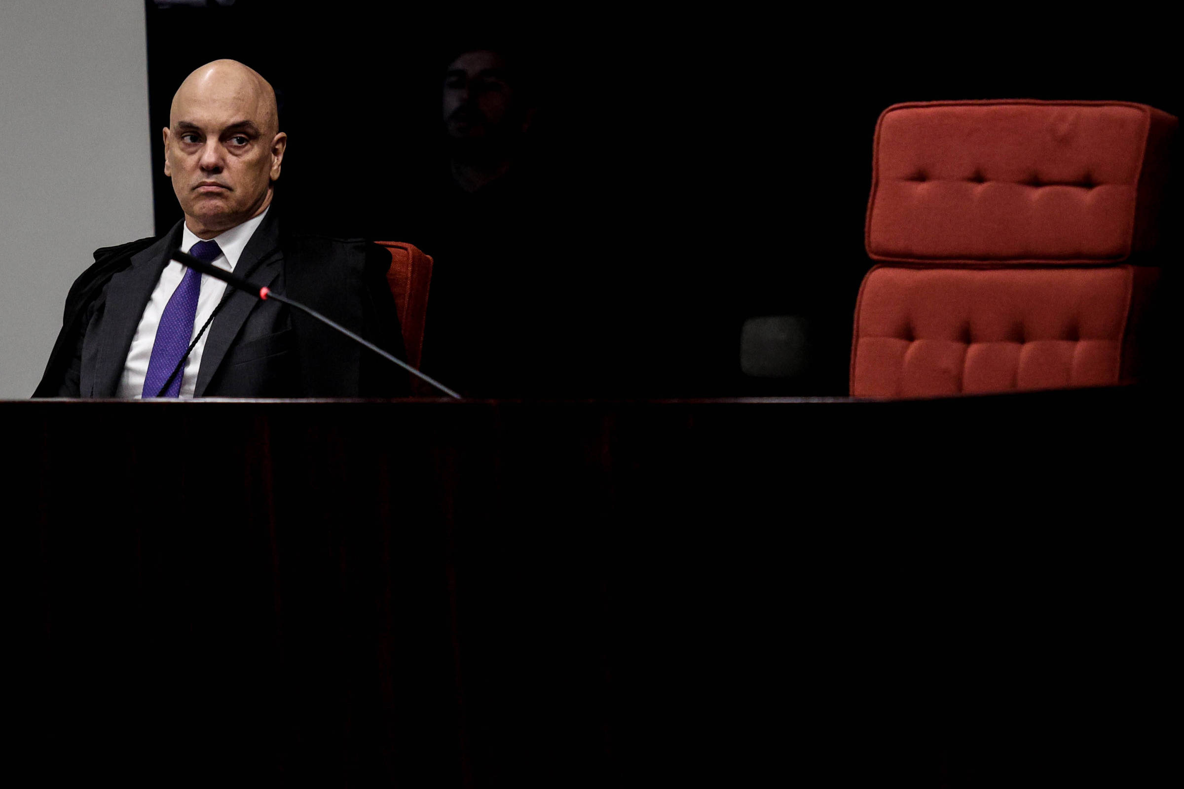 Moraes retoma julgamentos do 8/1 e mantém embates com Fux sobre ataque