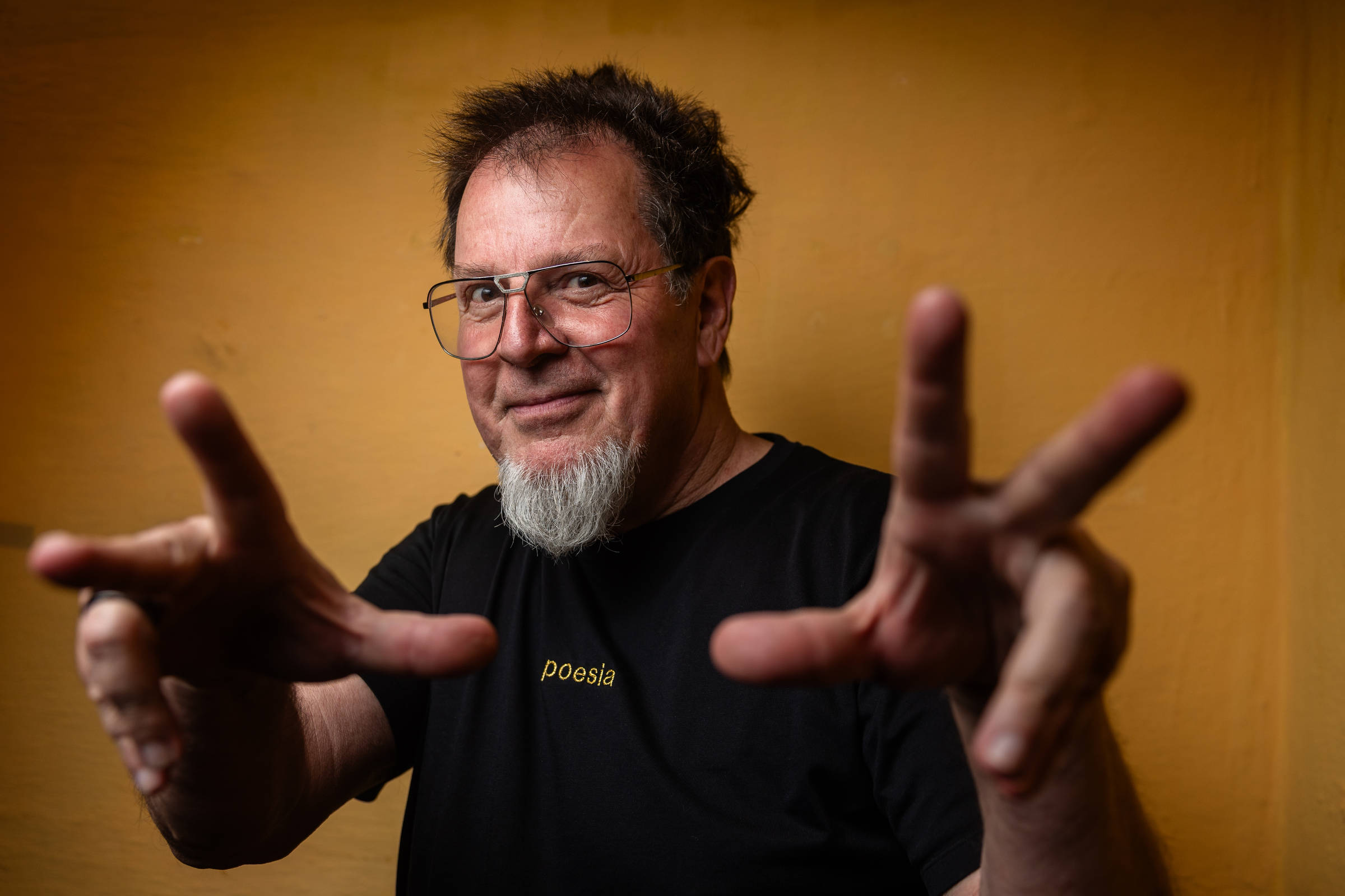 Arnaldo Antunes e Astrid Fontenelle prestigiam lançamento de novo livro de Tadeu Jungle