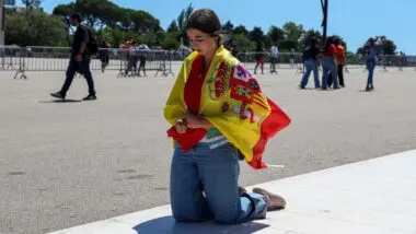 Do templo à timeline: como a tecnologia está redefinindo a experiência religiosa