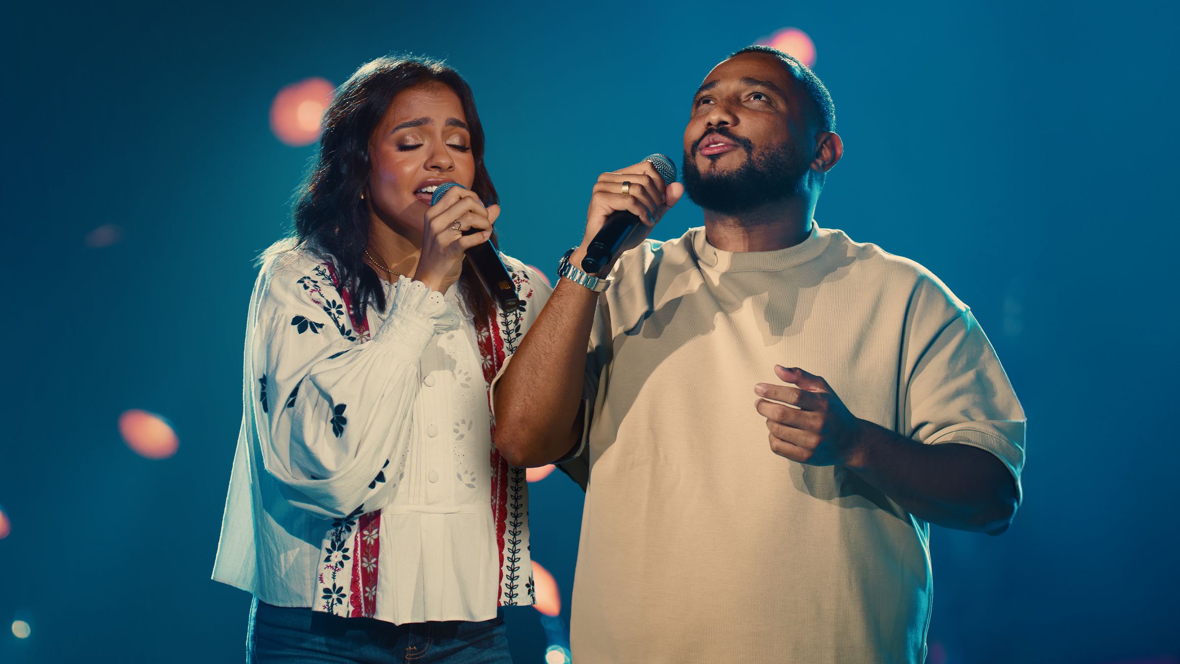 Julia Vitória e Eli Soares lançam dueto