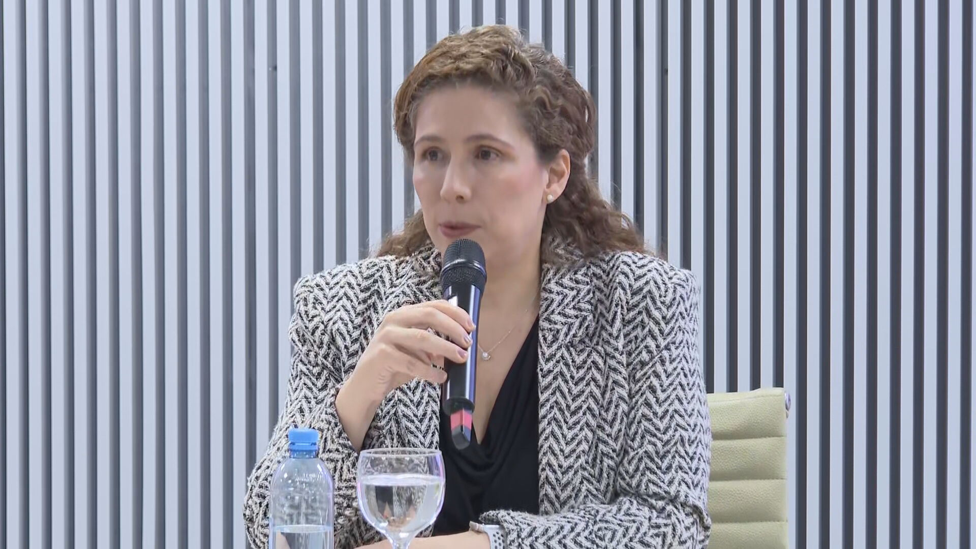 Cerca de 80% dos inscritos compareceram às provas discursivas, diz ministra